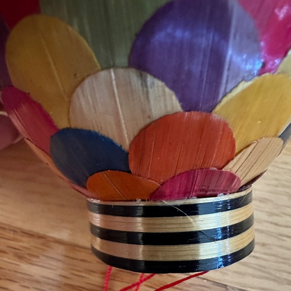 Vintage Wood Veneer Christmas Tree Ornaments Balloon Santa Parachute Church - Picture 9 of 16